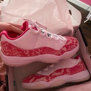 Women’s air jordans 11 retro low